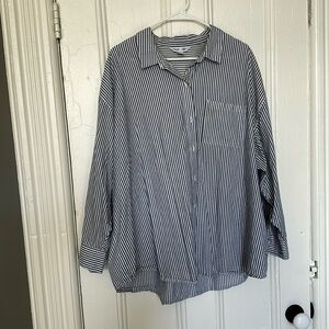 Old Navy Boyfriend button down shirt